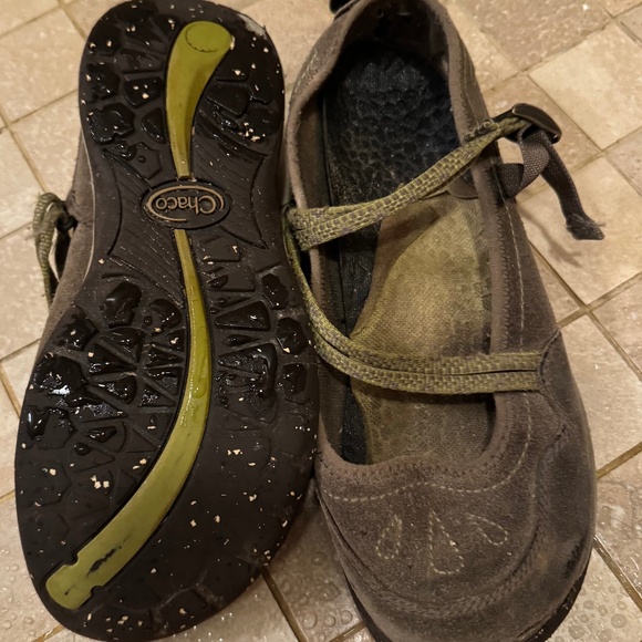 CHACO PETALUMA Gray Suede Mary Janes - well worn - Picture 1 of 3